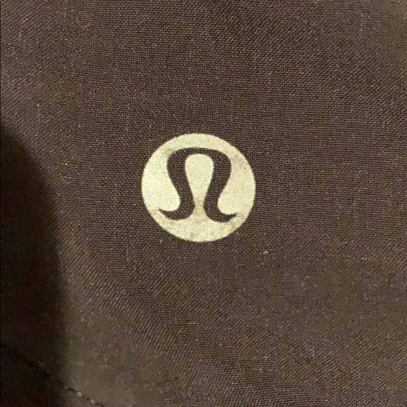 black lululemon speed up shorts 2.5” inseam - Picture 3 of 4